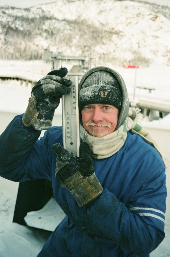 svensk sjöman med termometer